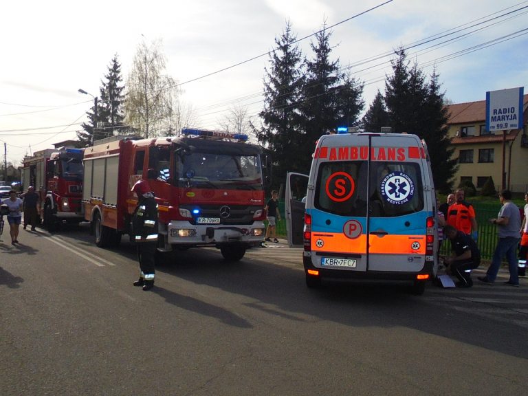 Wypadek w Rzezawie. Potrącenie pięciu osób KBC24