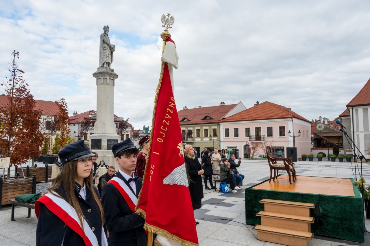Ślubowanie pierwszoklasistów I LO na bocheńskim rynku